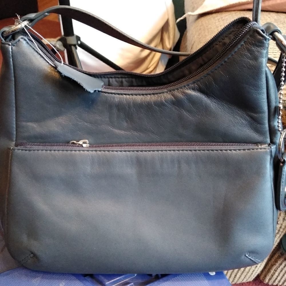 Giani Bernini leather purse 